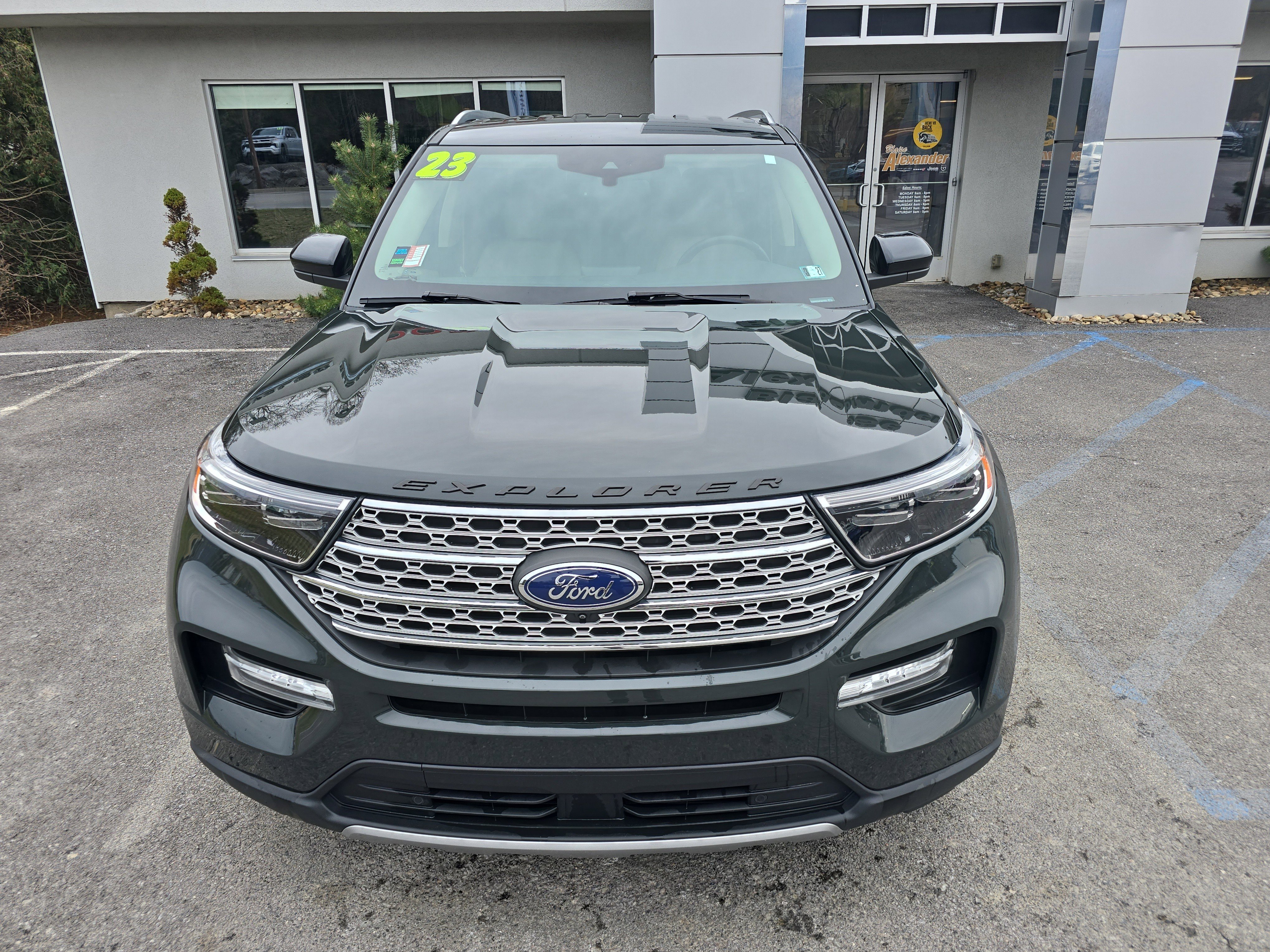 Used 2023 Ford Explorer Limited w/ Class IV Trailer Tow Package image 9