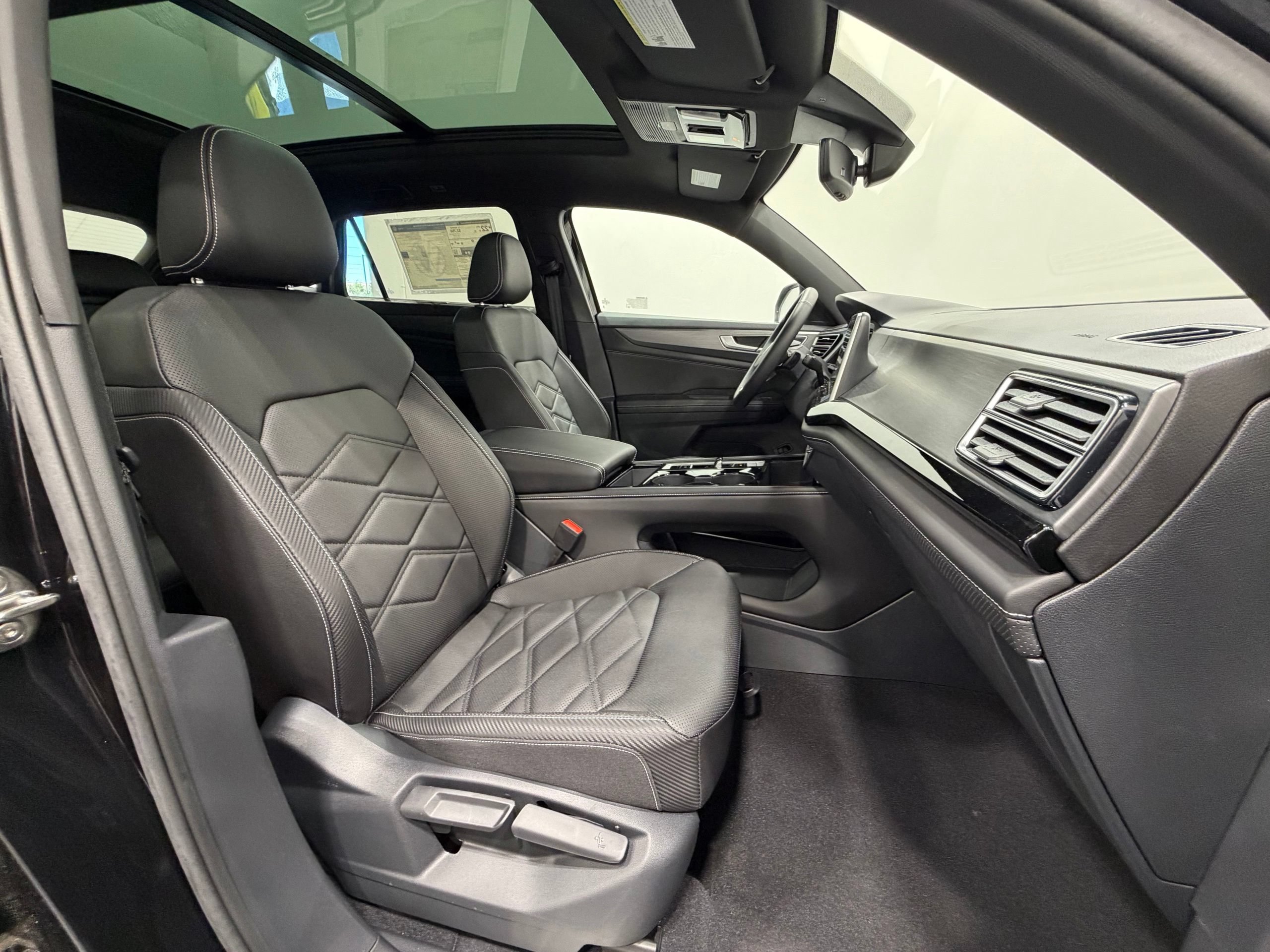 New 2026 Volkswagen Atlas Cross Sport SE AWD/4WD image 29