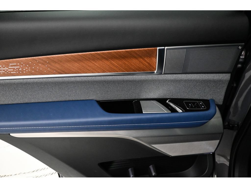 New 2026 Cadillac Vistiq Premium Luxury AWD/4WD image 12