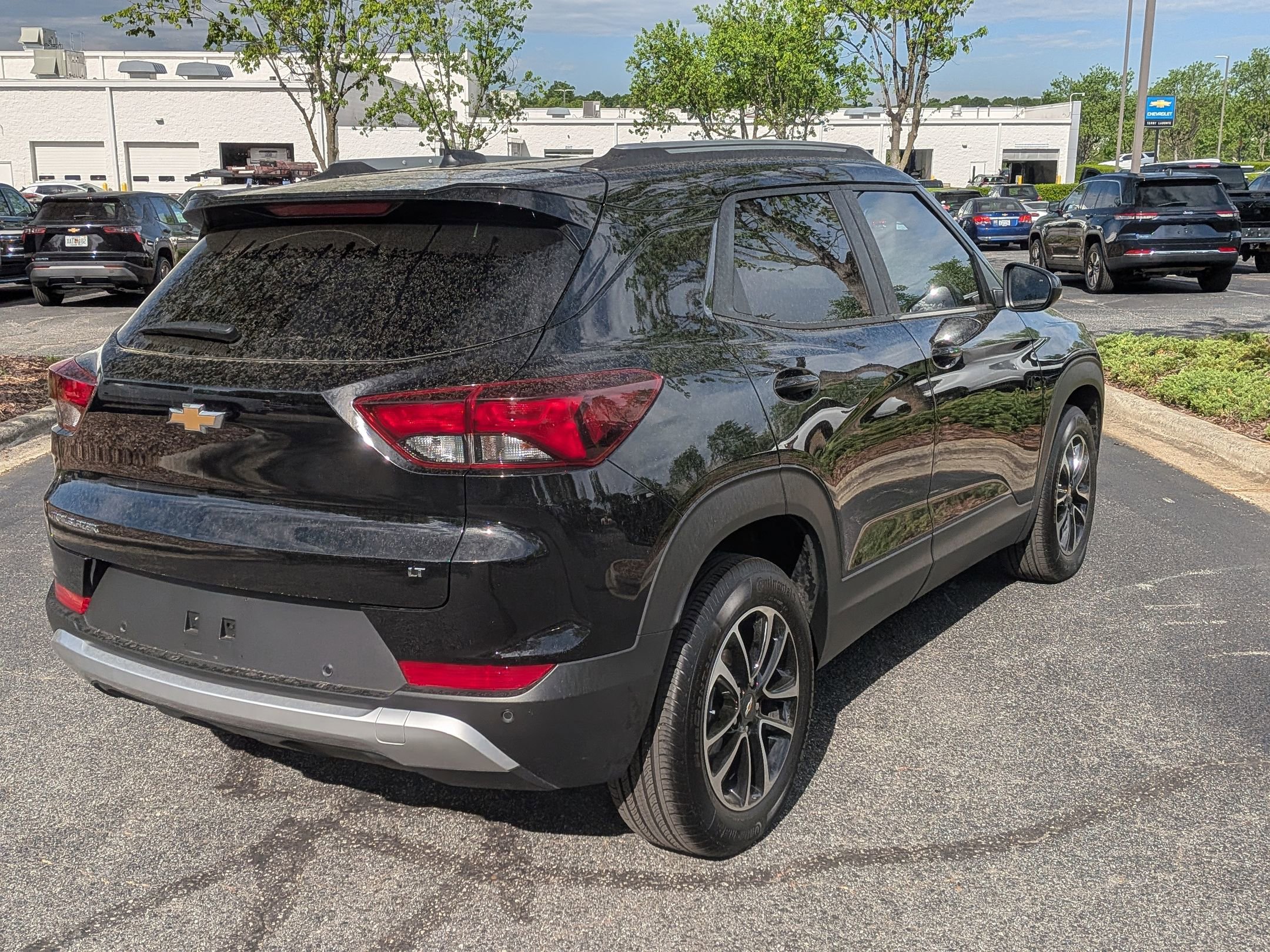 Certified 2025 Chevrolet TrailBlazer LT w/ Convenience Package FWD image 9