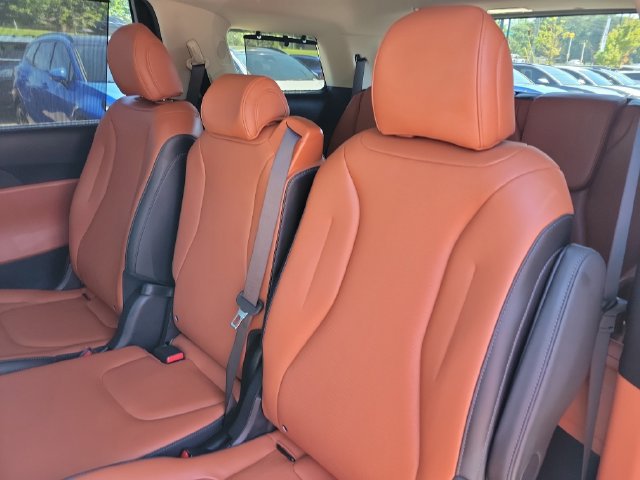 New 2026 Kia Carnival EX FWD image 12
