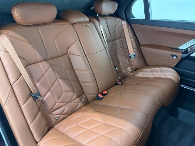 Certified 2024 BMW 740i xDrive w/ Premium Package 2 AWD/4WD image 22