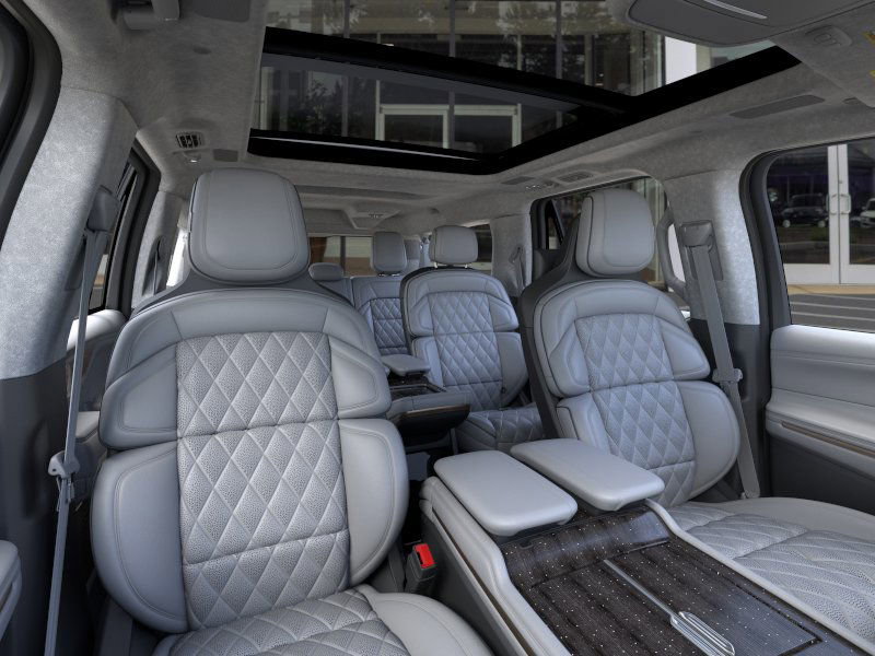 New 2026 Lincoln Navigator L Black Label AWD/4WD image 10