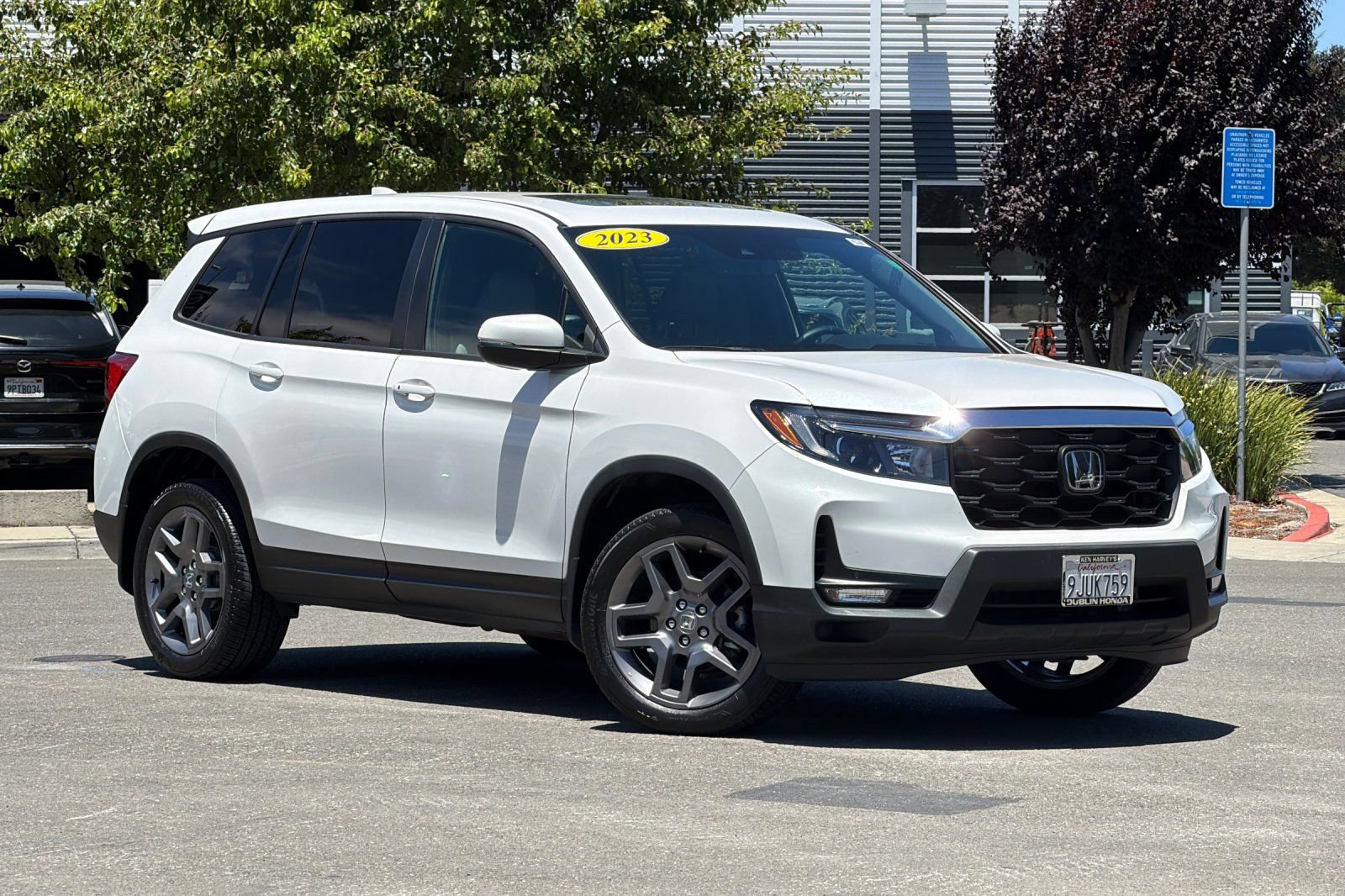 Certified 2023 Honda Passport EX-L image 2