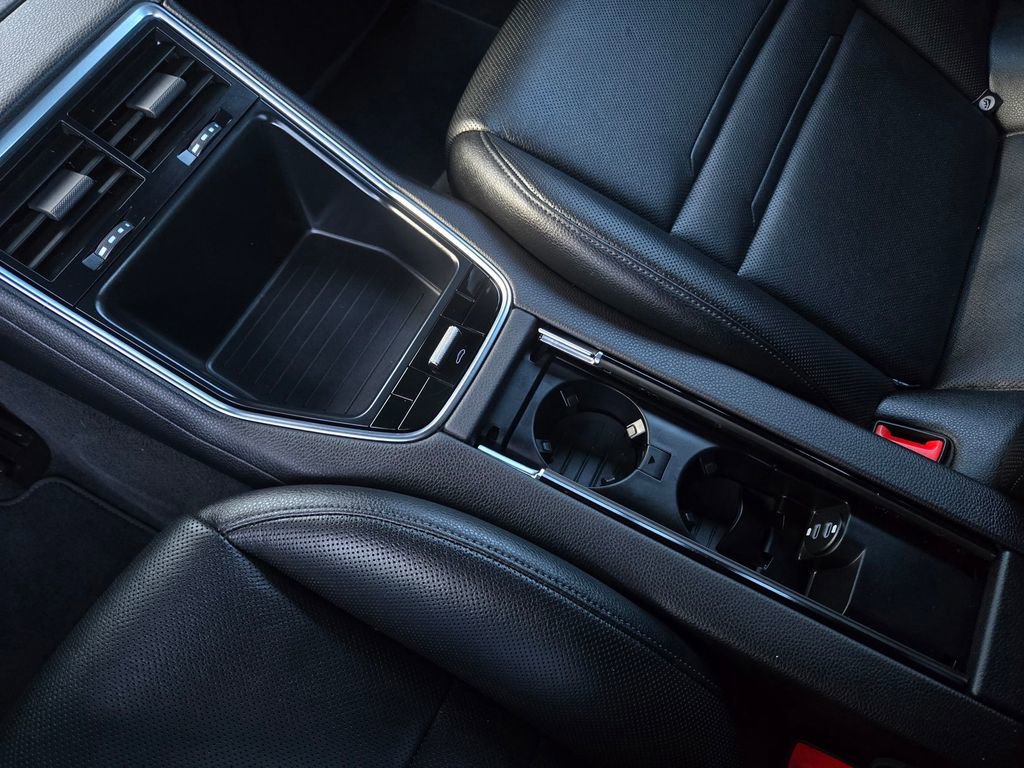 Used 2022 Porsche Panamera Platinum Edition image 19