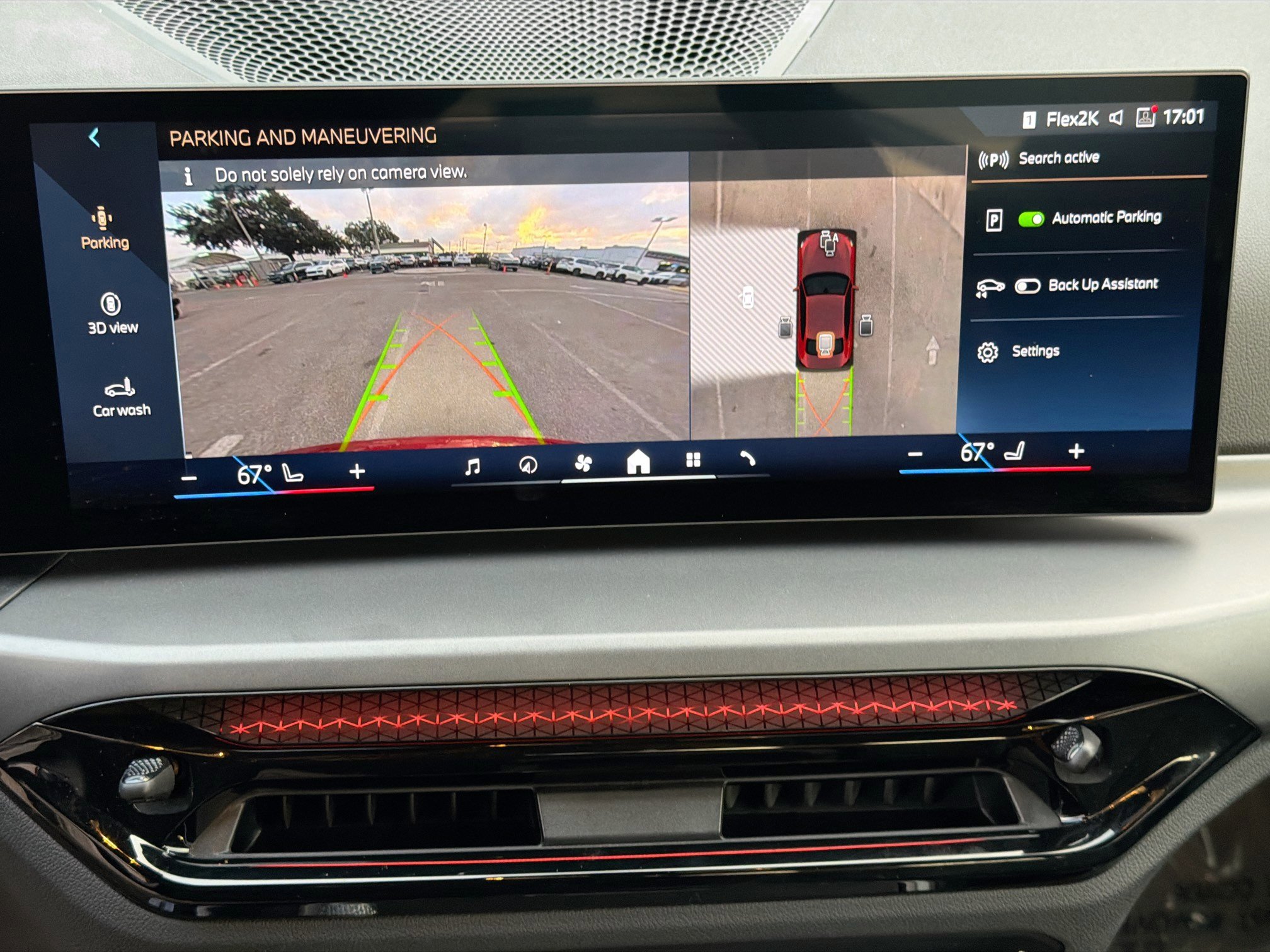 Used 2025 BMW 230i Coupe w/ M Sport Package image 32