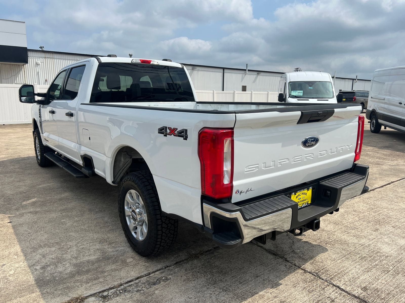 Used 2024 Ford F250 XLT AWD/4WD image 5