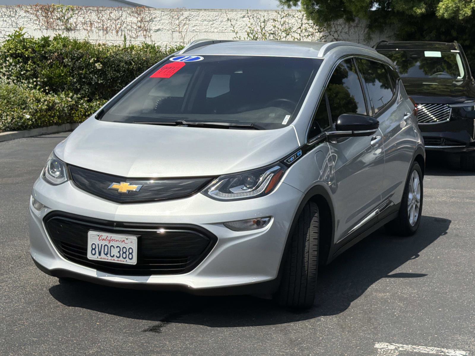 Used 2017 Chevrolet Bolt Premier w/ Driver Confidence II Package FWD image 3
