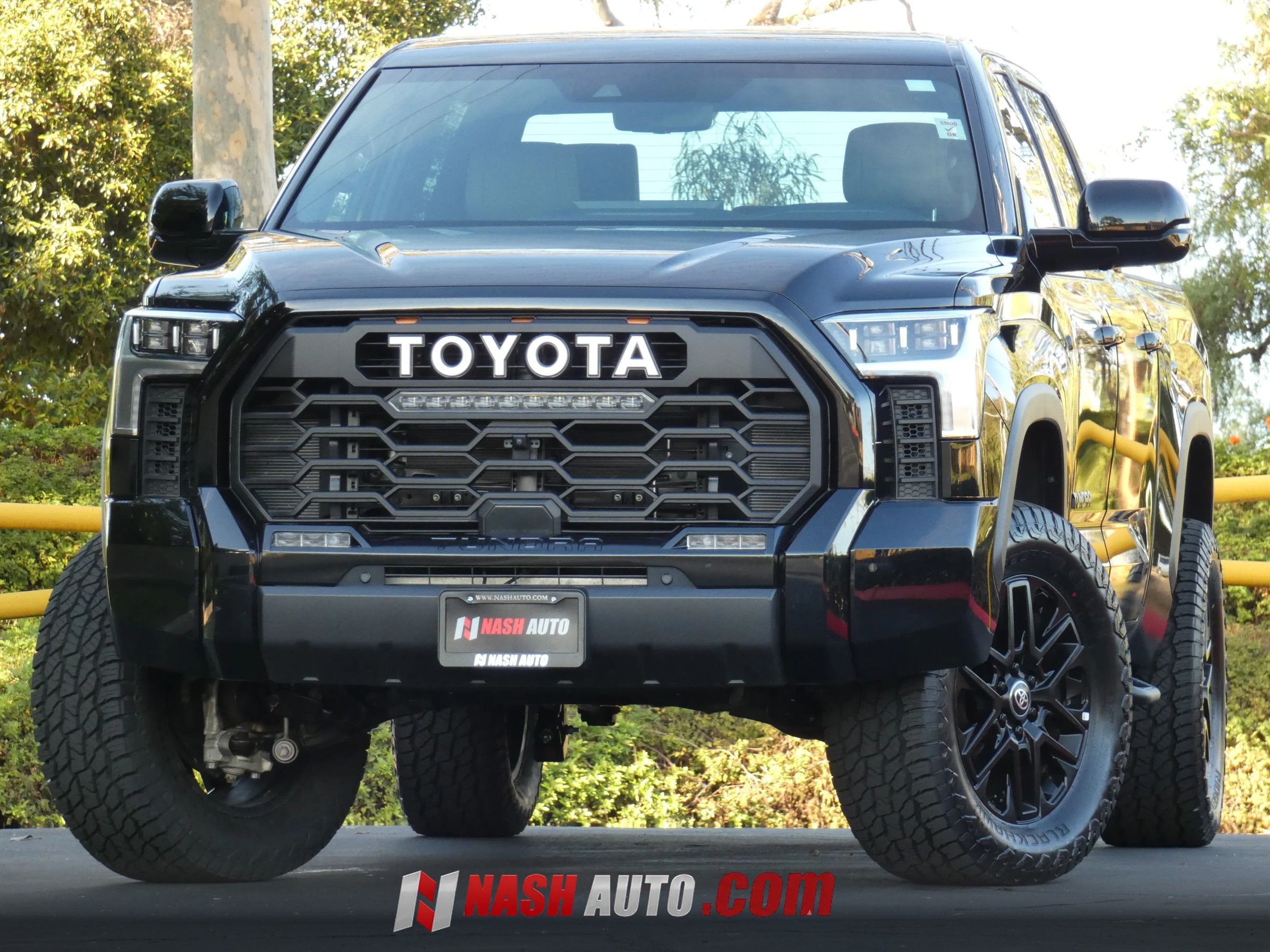 Used 2026 Toyota Tundra Limited AWD/4WD image 15