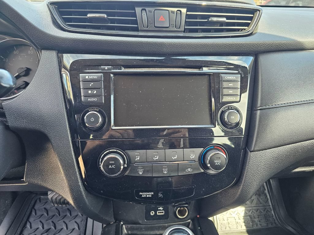Used 2019 Nissan Rogue S FWD image 26