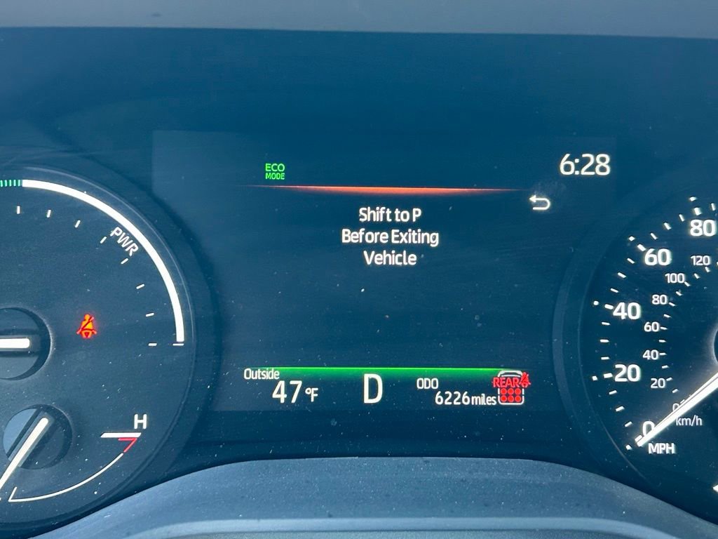 Used 2025 Toyota Sienna LE image 29