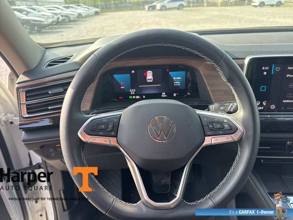 Used 2024 Volkswagen Atlas SE w/ Black Wheel Package image 17