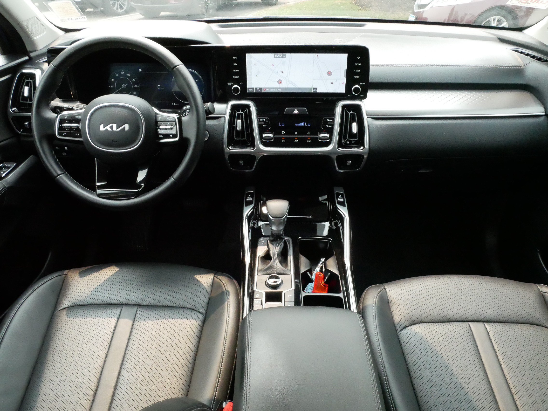 Used 2023 Kia Sorento SX AWD/4WD image 10