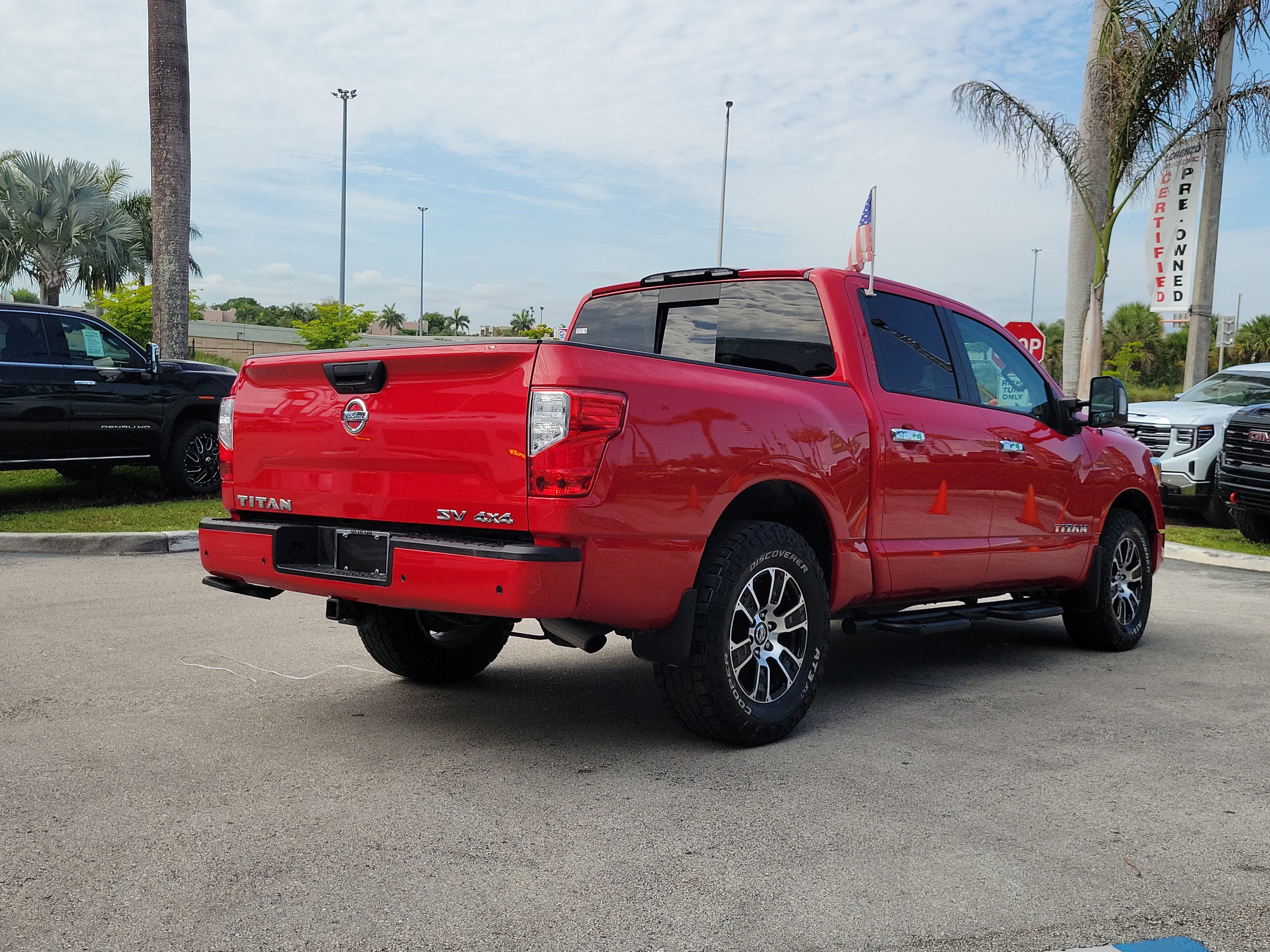 Used 2021 Nissan Titan SV w/ SV Convenience Package AWD/4WD image 5