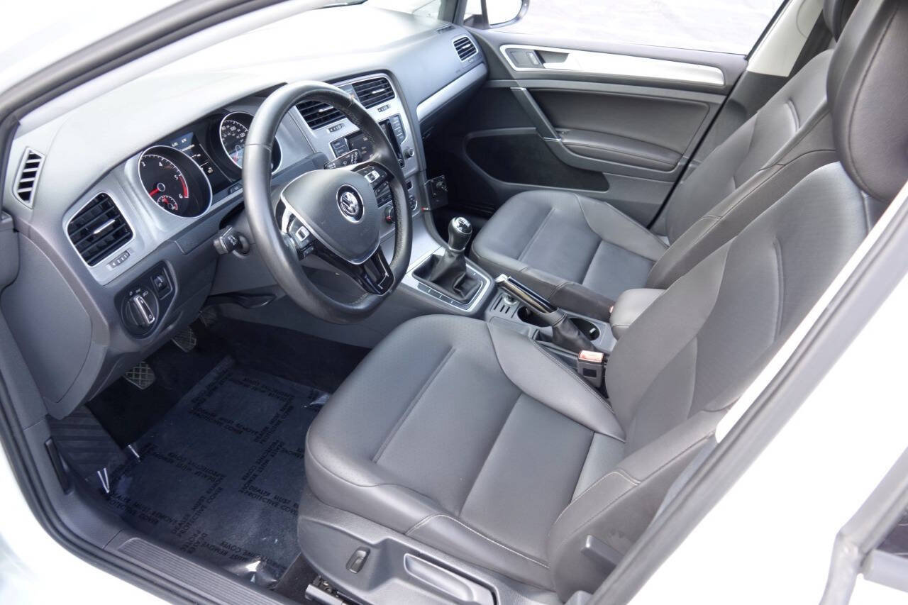 Used 2015 Volkswagen Golf TDI S FWD image 6