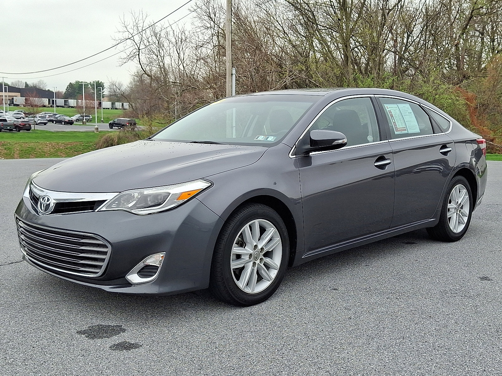 Used 2014 Toyota Avalon XLE Premium image 3
