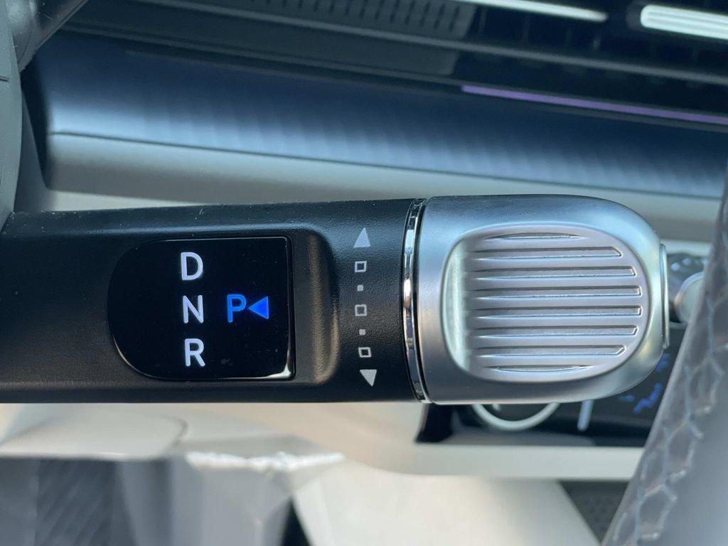 Used 2025 Hyundai Ioniq 6 SEL image 14