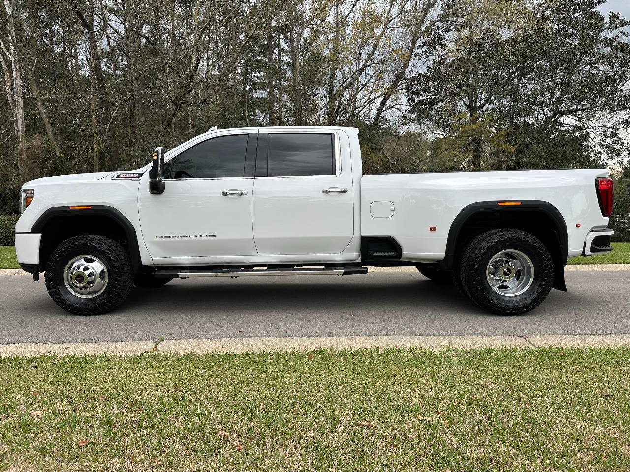 Used 2022 GMC Sierra 3500 Denali image 8