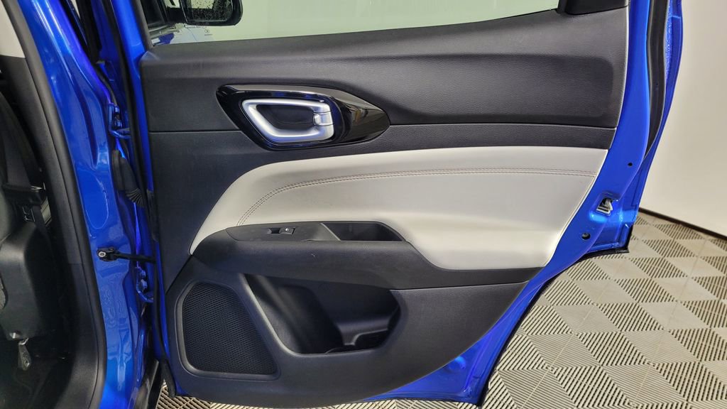 Used 2022 Jeep Compass Limited image 34