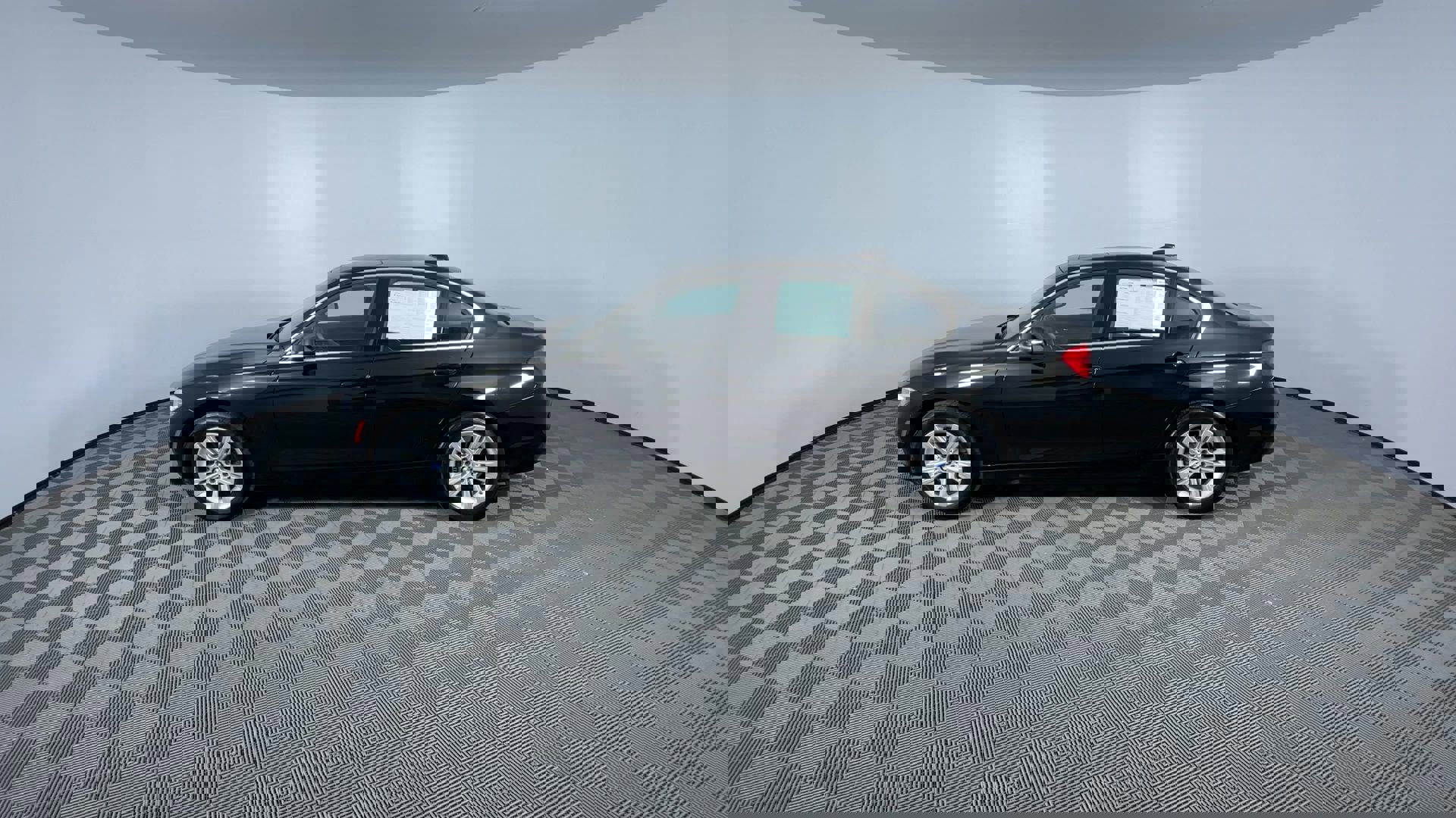 Used 2017 BMW 330i xDrive Sedan image 5