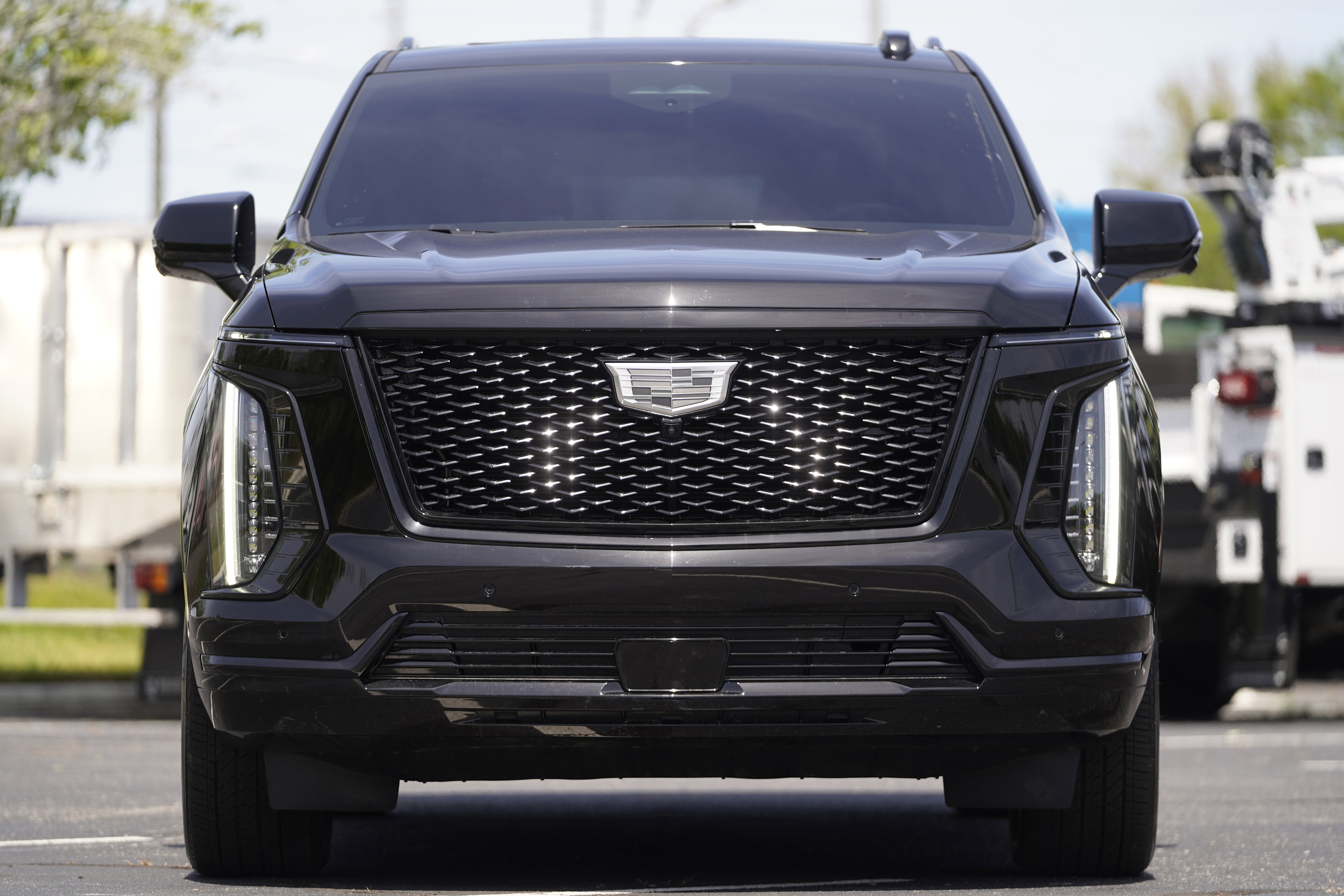 Used 2025 Cadillac Escalade Sport w/ LPO, ONYX Package AWD/4WD image 40