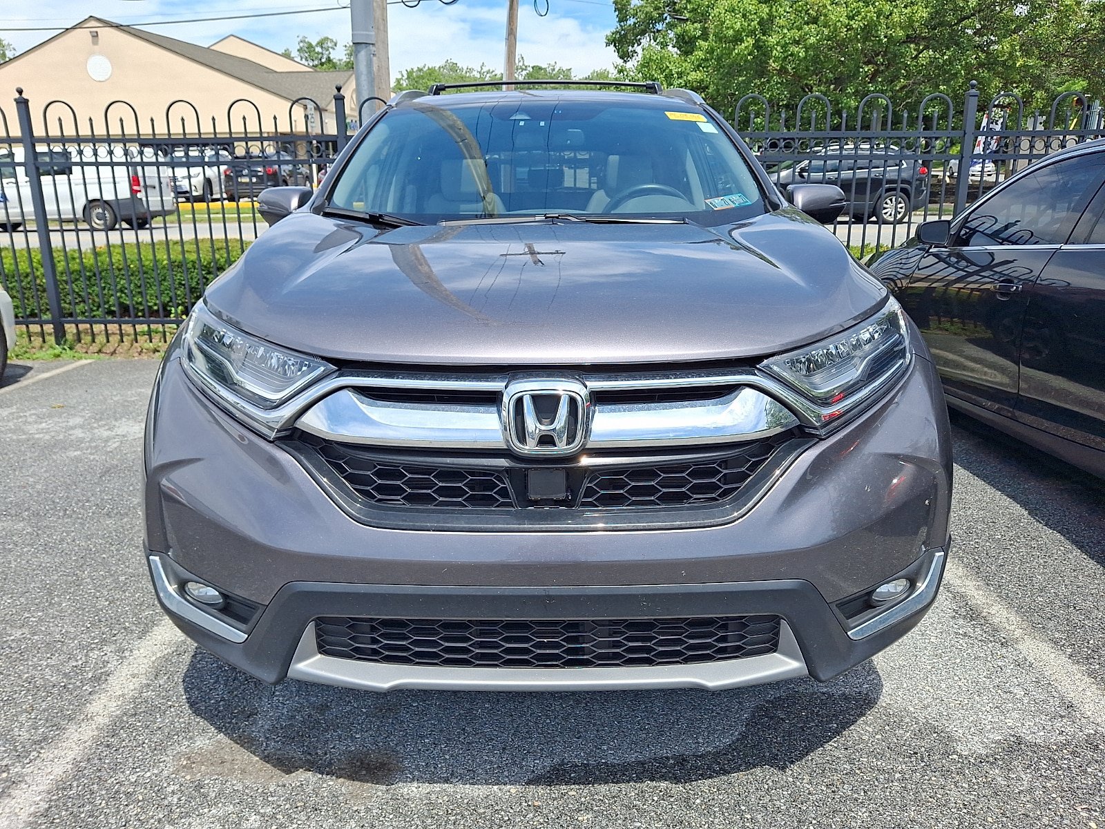 Used 2018 Honda CR-V Touring image 2