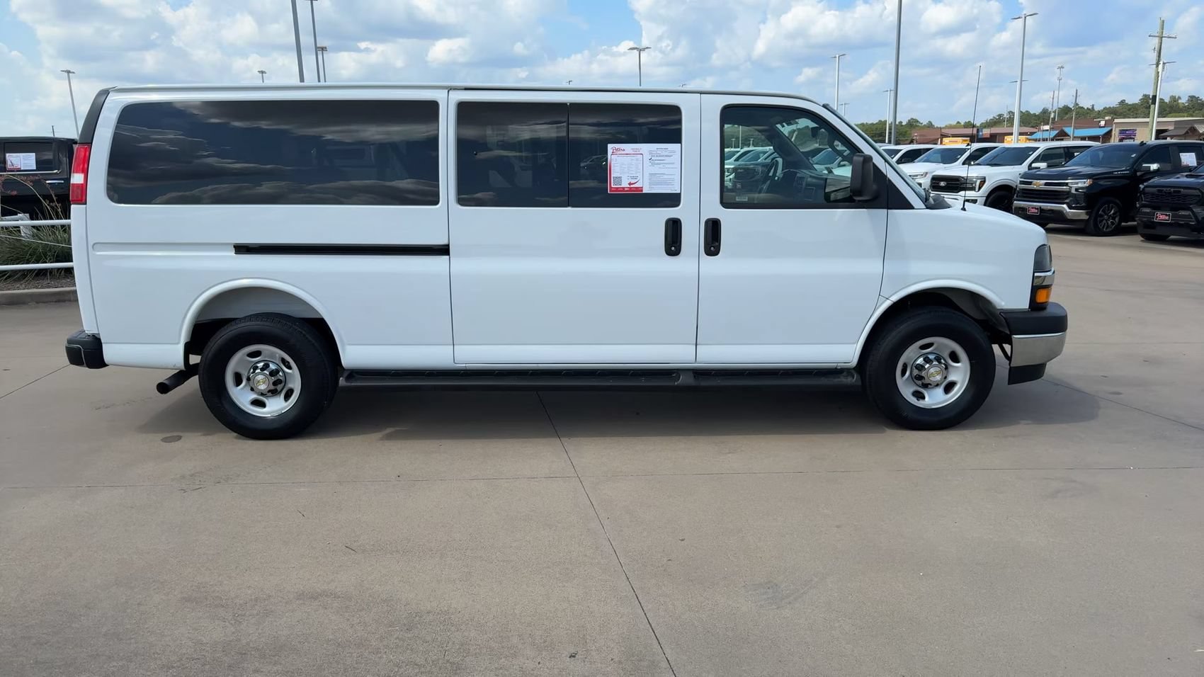 Used 2025 Chevrolet Express 3500 LT w/ LT Preferred Equipment Group RWD image 2