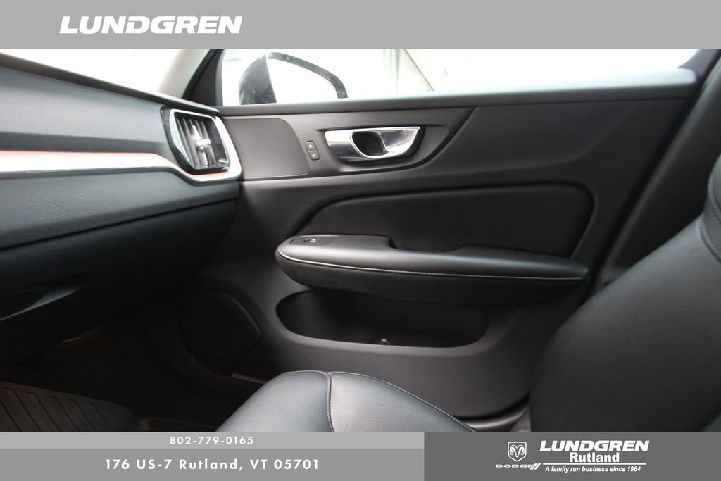 Used 2022 Volvo S60 B5 Momentum w/ Premium Package AWD/4WD image 29