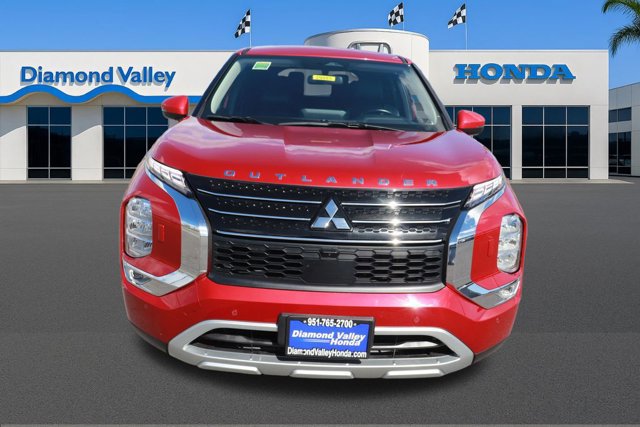 Used 2024 Mitsubishi Outlander 4WD Plug-In Hybrid image 2