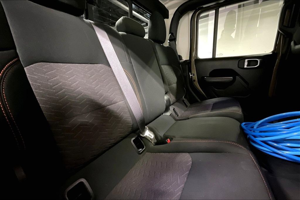 Used 2020 Jeep Gladiator Mojave w/ Trailer Tow Package image 33