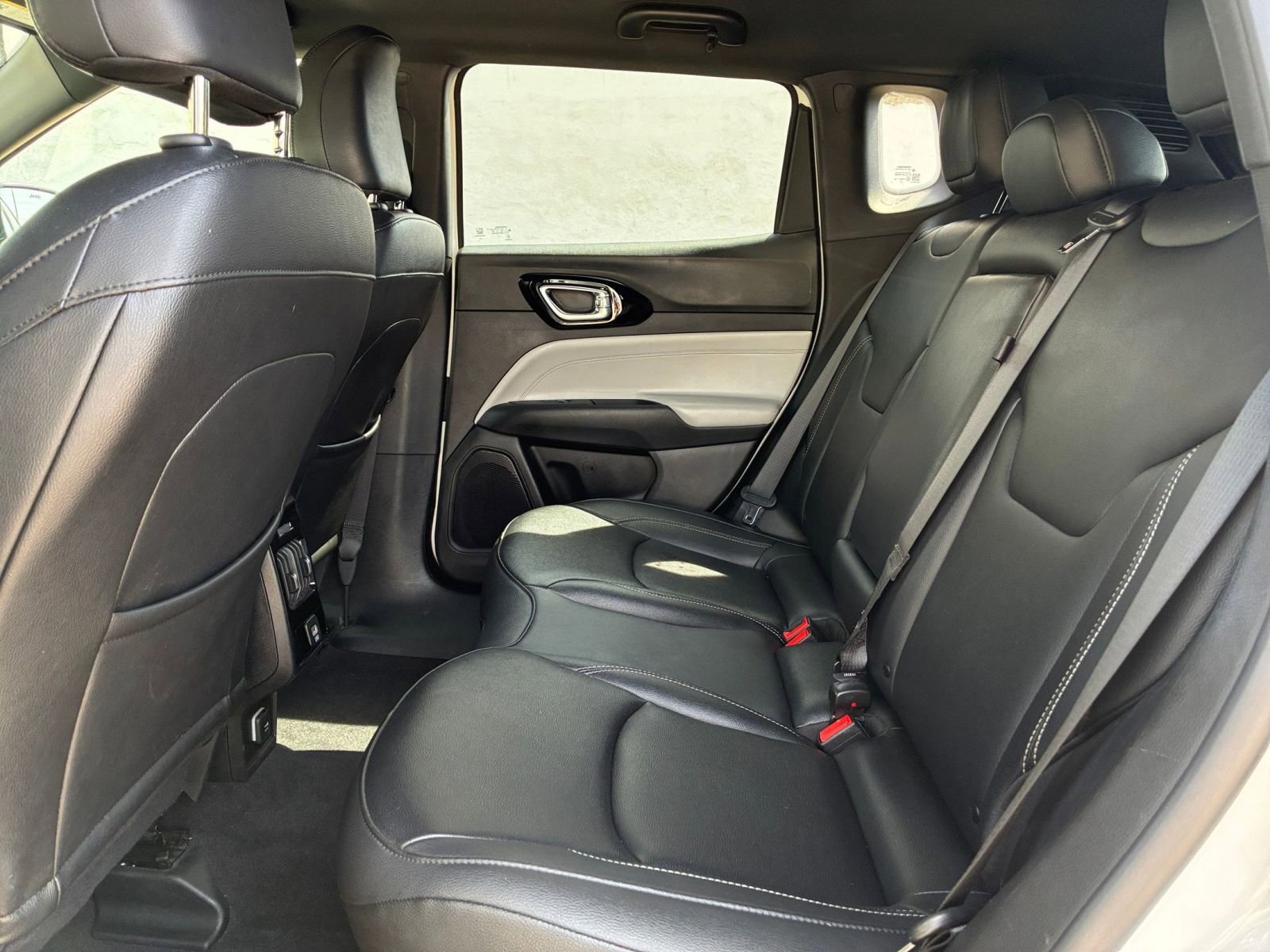 Used 2025 Jeep Compass Limited AWD/4WD image 27