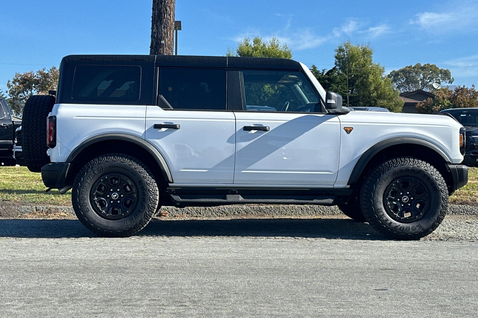 Used 2025 Ford Bronco Badlands AWD/4WD image 6