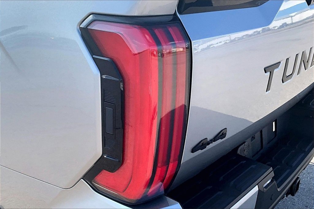 Used 2024 Toyota Tundra Platinum image 31