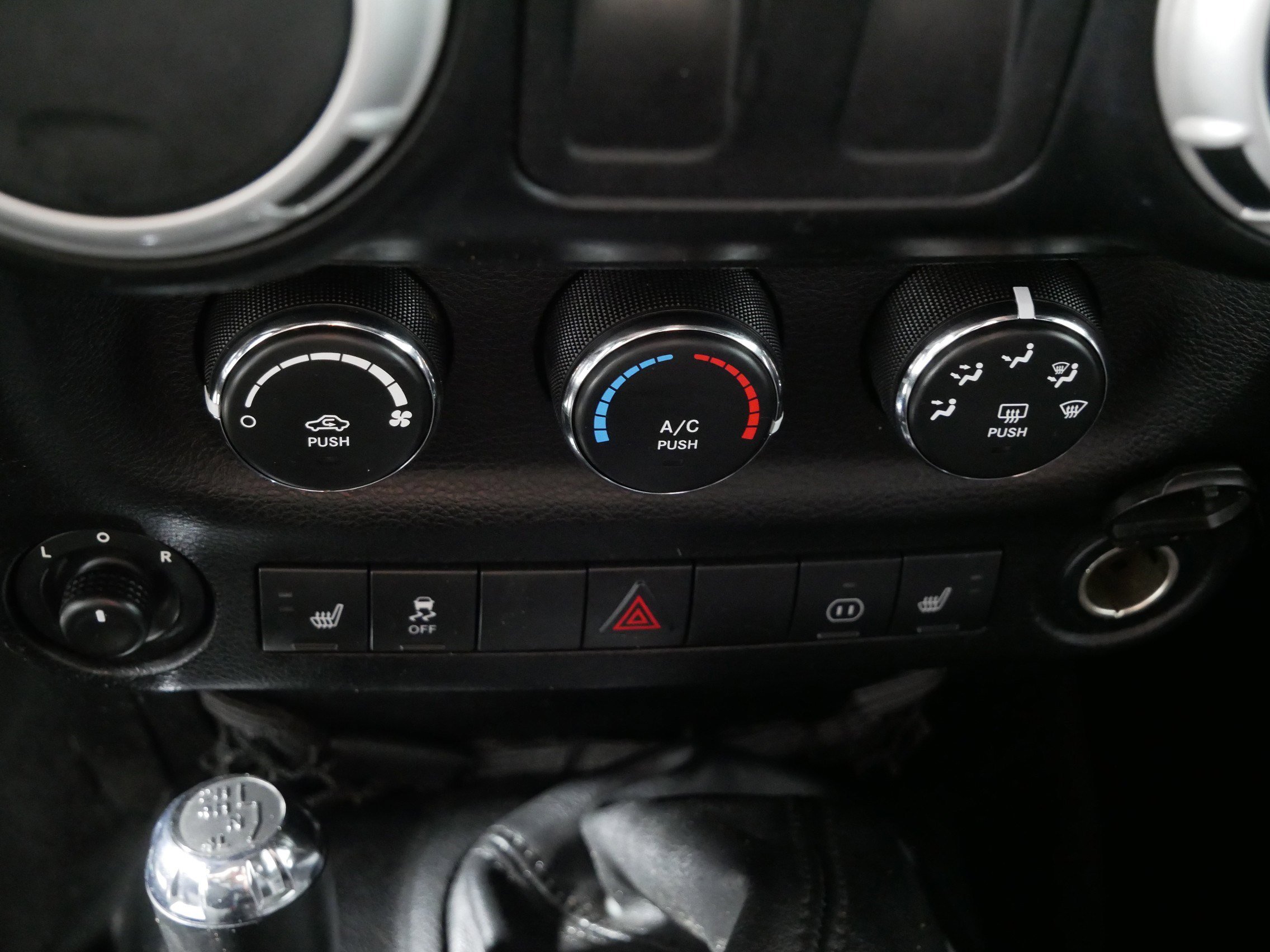 Used 2011 Jeep Wrangler Sahara w/ Dual Top Group image 23