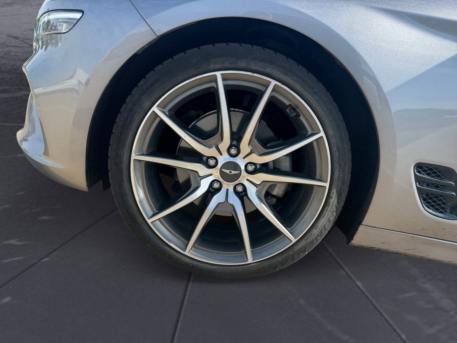 Used 2023 Genesis G70 2.0T RWD image 14