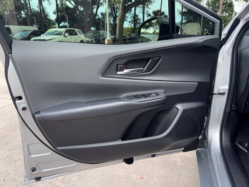 Used 2023 Toyota Prius XLE FWD image 14