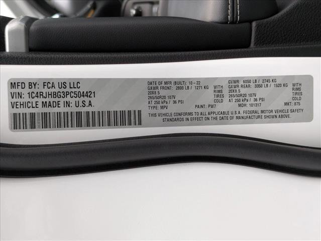 Used 2023 Jeep Grand Cherokee Limited w/ Black Appearance Package image 25