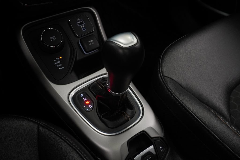 Certified 2020 Jeep Compass Latitude image 38