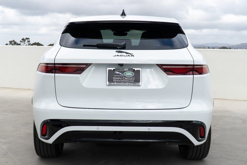 Used 2025 Jaguar F-PACE R-Dynamic S AWD/4WD image 4