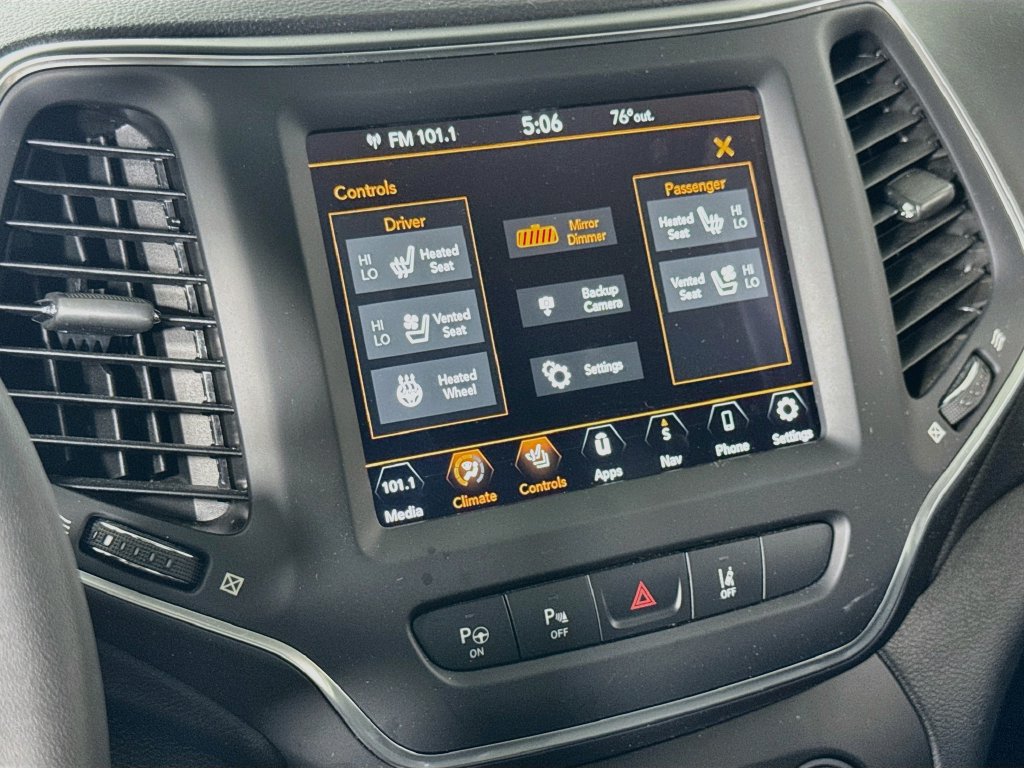 Used 2023 Jeep Cherokee Altitude Lux w/ Lux Elite Package AWD/4WD image 20