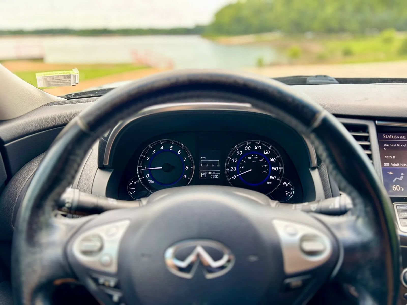 Used 2017 INFINITI QX70 AWD w/ Premium Package image 17