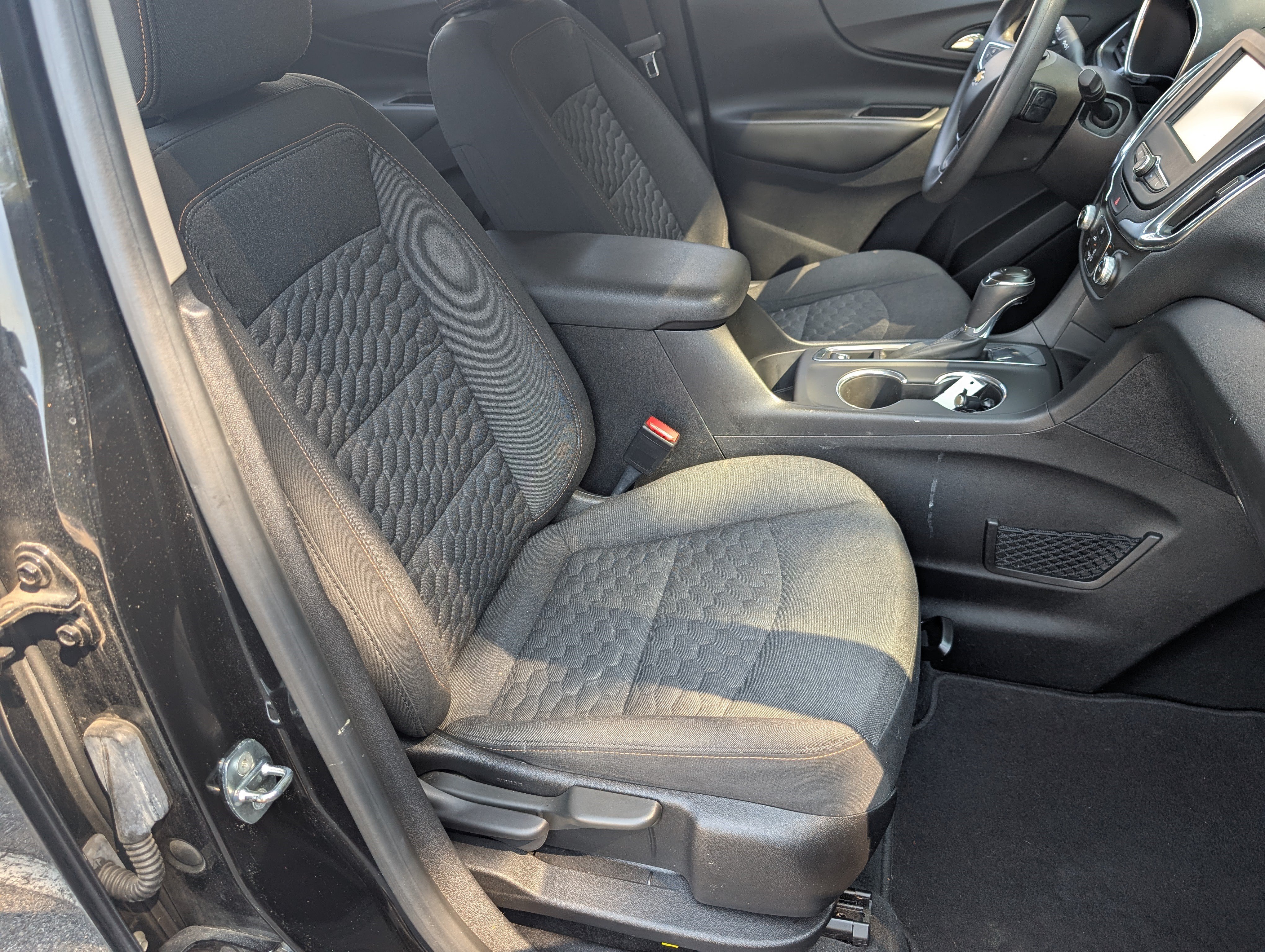 Used 2018 Chevrolet Equinox LT FWD image 20