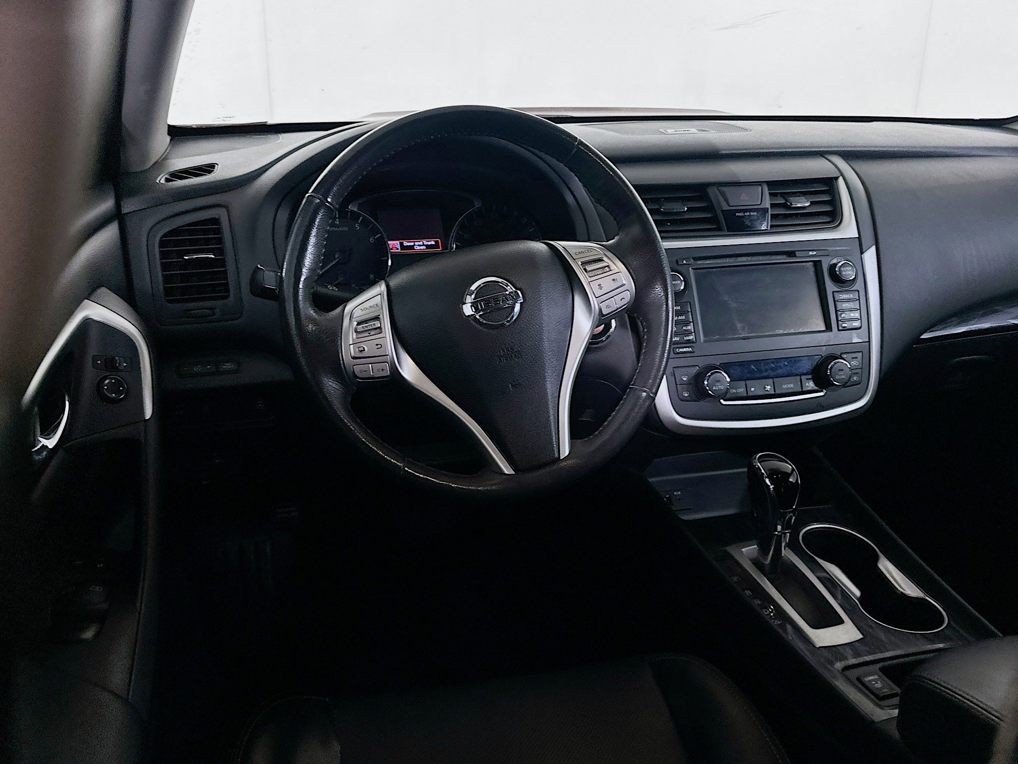 Used 2016 Nissan Altima 2.5 SL w/ 2.5 Technology Package image 17