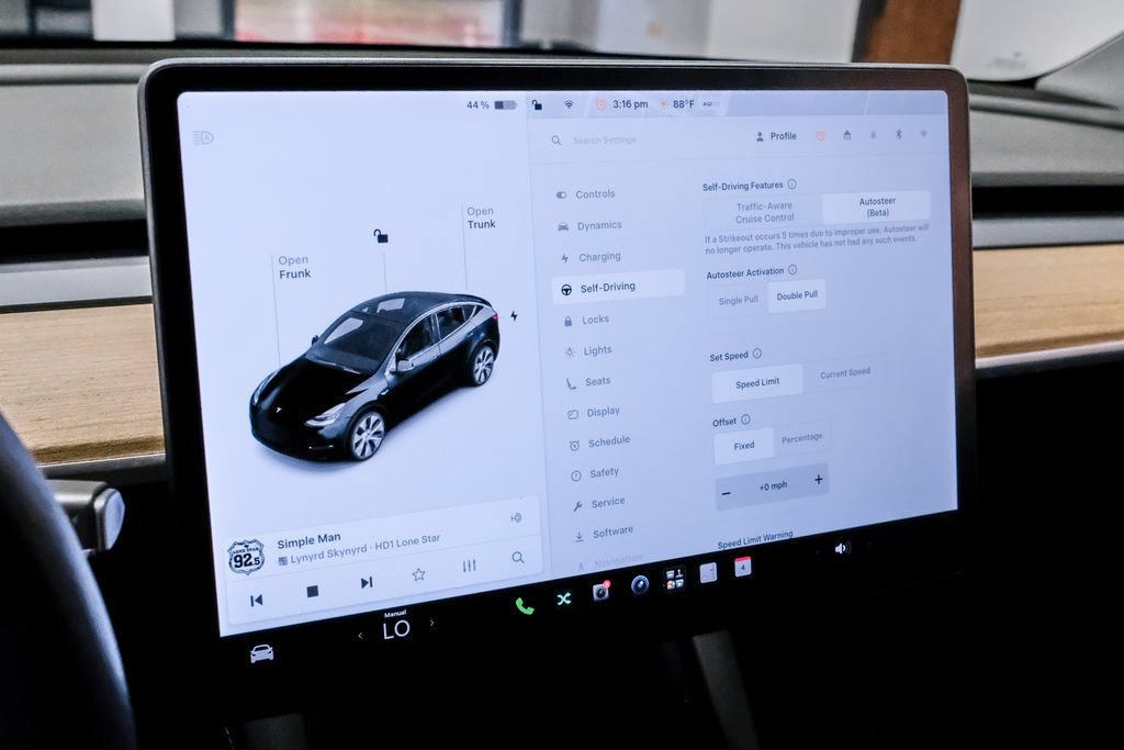 Used 2021 Tesla Model Y Long Range AWD/4WD image 28