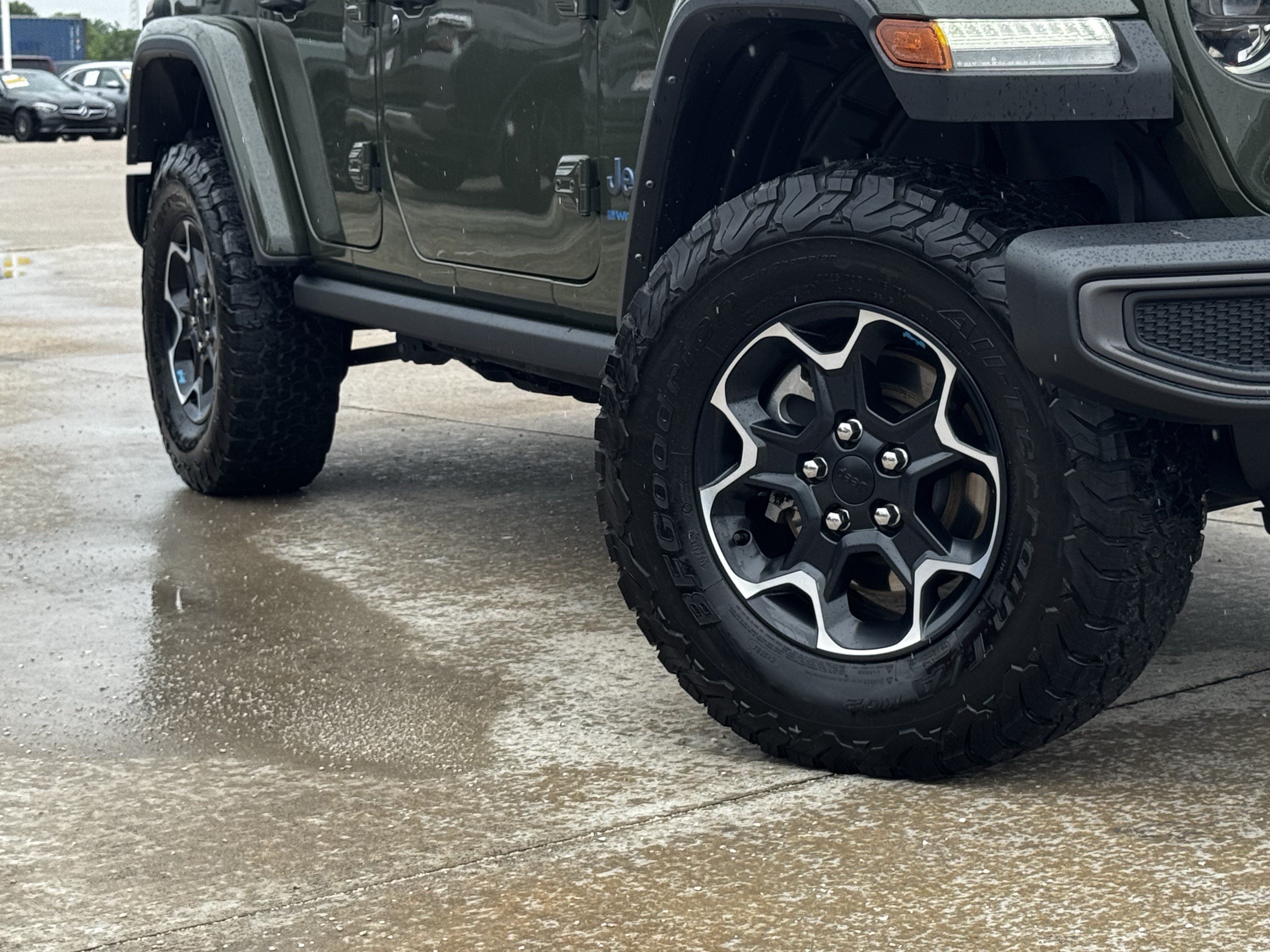 Used 2023 Jeep Wrangler Unlimited Rubicon 4xe w/ Safety Group AWD/4WD image 12