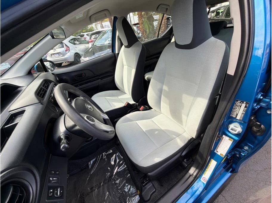 Used 2017 Toyota Prius C One FWD image 9
