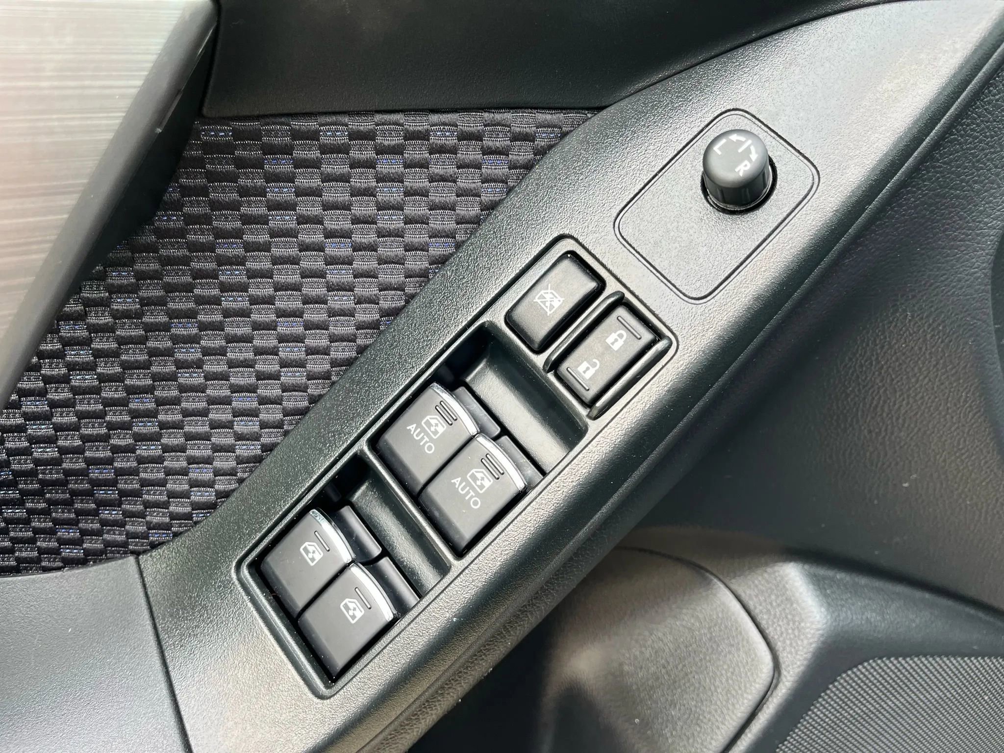 Used 2017 Subaru Forester 2.5i w/ Alloy Wheel Package AWD/4WD image 12