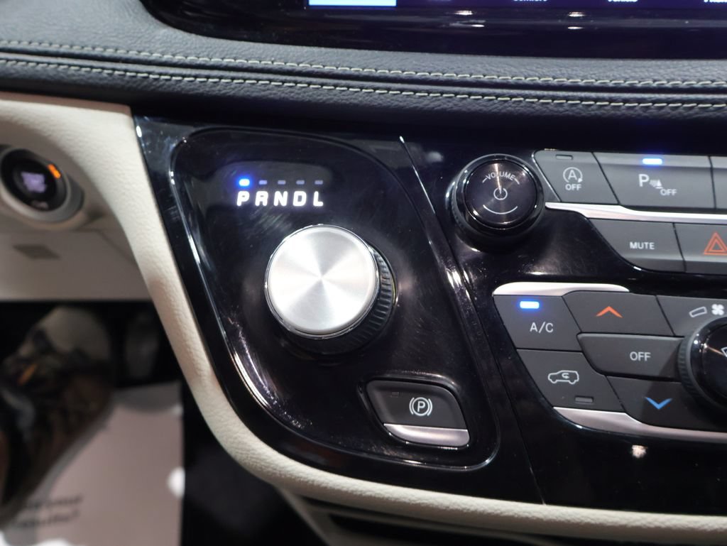 Used 2022 Chrysler Pacifica Touring-L AWD/4WD image 26