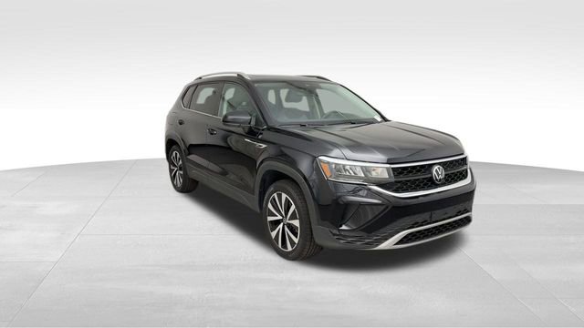 Certified 2023 Volkswagen Taos SE image 9