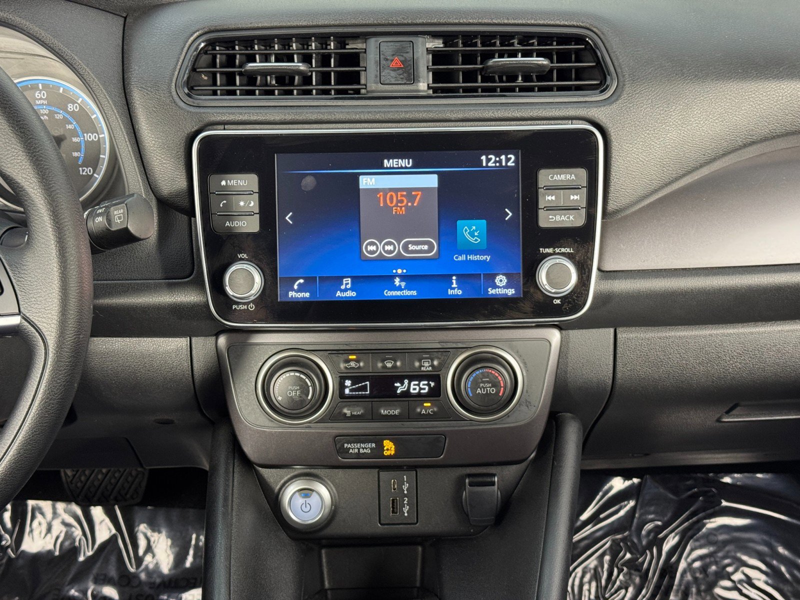 Used 2025 Nissan Leaf S image 21